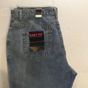 Venenzia womens jeans petite NWT Easy Fit, relaxed hip and thigh straight leg